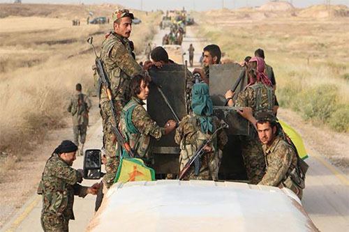 Fuerzas kurdas se retiran de Manbij