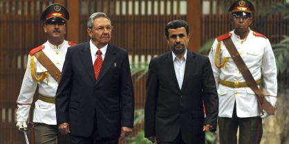 Castro y Ahmadineyad ratifican el derecho al "uso pac&iacutefico de energ&iacutea nuclear"