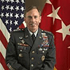 Petraeus pide perd&#243n por su relaci&#243n extramatrimonial