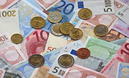 Draghi alerta de mayores riesgos e insiste en m&#225s est&#237mulos