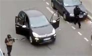 Un sospechoso del ataque a Charlie Hebdo se entrega a la polic&#237;a