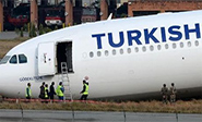 Un avi&#243;n varado en la pista bloquea el aeropuerto en Nepal