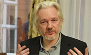 Fiscales suecos aceptan interrogar a Assange en Londres