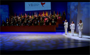 Saludo hist&#243;rico entre Ra&#250;l Castro y Barack Obama