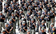 Per&#250; anuncia la militarizaci&#243;n de Arequipa tras las protestas antimineras 