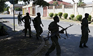 Los militares del golpe de Estado en Burundi anuncian su rendici&#243;n