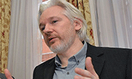 Assange cumple tres a&#241os de encierro