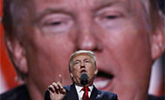 Trump responde a las críticas de Obama y califica su mandato de “desastre”