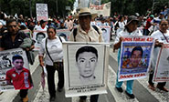 Los mexicanos reclaman: ¡Vivos se los llevaron, vivos los queremos!