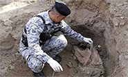 El descubrimiento de una fosa común revela cruel matanza de Daesh