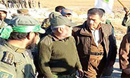 El primer ministro iraquí visita el frente de batalla en Mosul