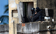 Agentes penitenciarios entran en la cárcel de Alcaçuz
