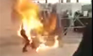 Se inmoló en protesta por los retrasos en el procesamiento de su demanda de asilo