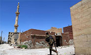 Milicias kurdas afirman que controlan la vía estratégica en el centro de Raqqa