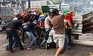 Dos muertos en la primera jornada del “paro cívico” de la oposición en Venezuela