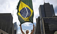 Miles de “sintecho” protestan en Brasil contra políticas de vivienda de Temer