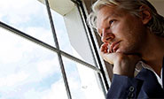 Ecuador protegerá a Assange el tiempo que sea necesario