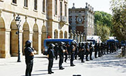 La Policía cierra el recinto del Parlamento catalán “por seguridad”