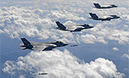 Bombarderos estadounidenses sobrevuelan la Península Coreana