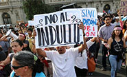 Continúan las protestas en Perú por el indulto a Fujimori