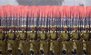 Corea del Norte celebra el aniversario de su ejército con un desfile militar