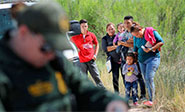 EEUU asegura que “tiene derecho” a seguir deteniendo a menores inmigrantes