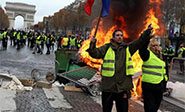 Los “chalecos amarillos” vuelven al “ataque” y exigen la renuncia de Macron