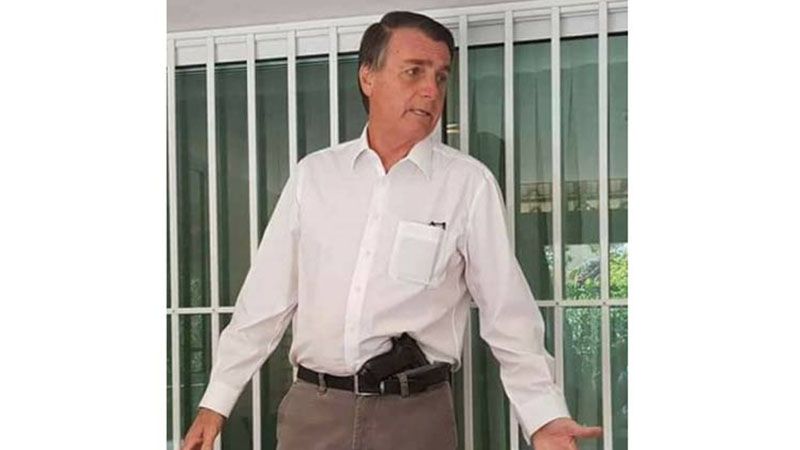 Bolsonaro &ldquo;restablece el derecho&rdquo; de &ldquo;tener paz dentro de casa&rdquo; firmando la ley del gatillo