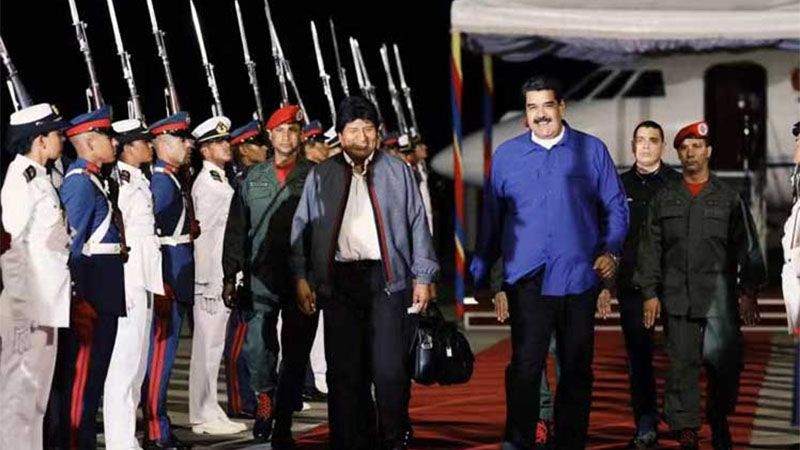 El presidente de Bolivia, Evo Morales, expresa en Caracas su total apoyo a Nicol&aacute;s Maduro