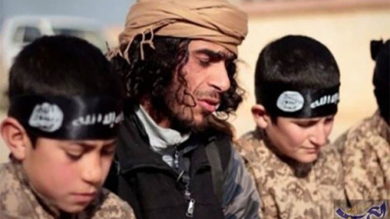 Los kurdos devuelven a Francia a doce hu&eacute;rfanos de las familias de Daesh