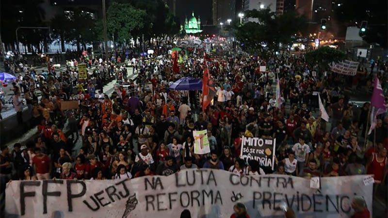 Millones de brasile&ntilde;os acatan huelga contra reformas de Bolsonaro