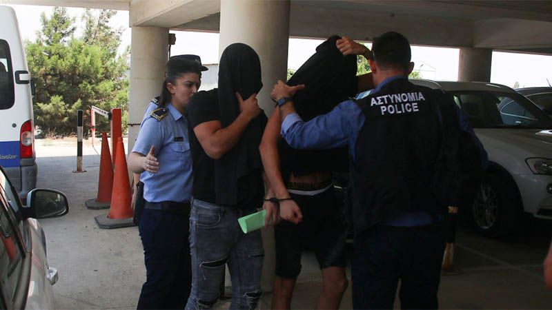 Un tribunal chipriota acusa a 12 israel&iacute;es de violar en grupo a una joven brit&aacute;nica