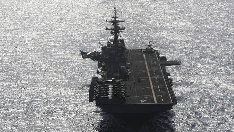 Trump dice que fuerzas navales de EEUU derribaron un dron iran&iacute; cerca del estrecho de Ormuz
