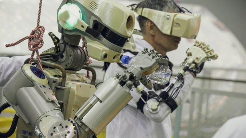 Rusia env&iacute;a al espacio a su primer robot humanoide
