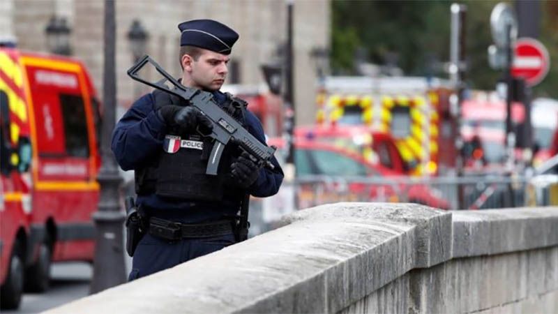 Detienen a cinco personas relacionadas con el ataque a polic&iacute;as de Par&iacute;s