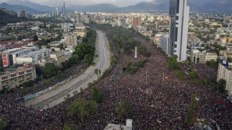 La hist&oacute;rica marcha de m&aacute;s de un mill&oacute;n de personas que tom&oacute; las calles de Santiago
