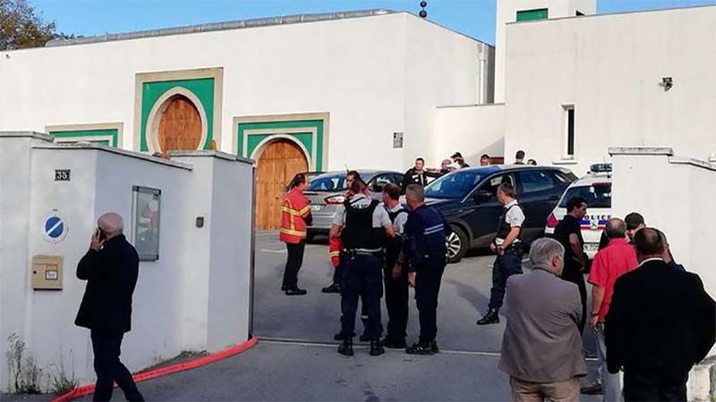 Un tiroteo deja dos personas heridas en una mezquita de Francia