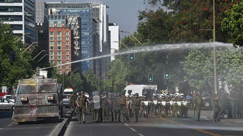 Pi&ntilde;era endurece el tono y convoca al Consejo de Seguridad Nacional frente a las protestas