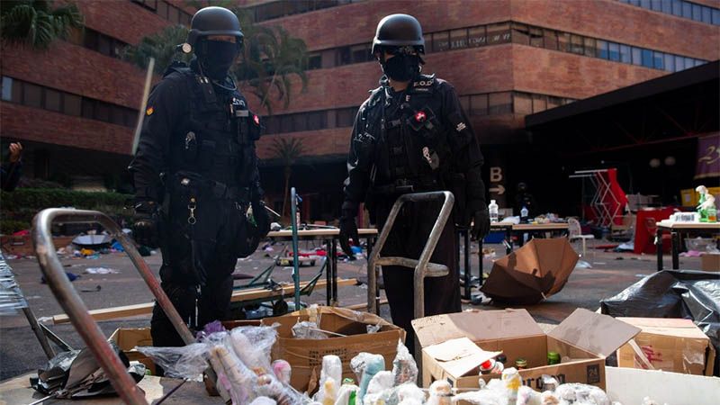 La Polic&iacute;a de Hong Kong pone fin al asedio a la Universidad Polit&eacute;cnica