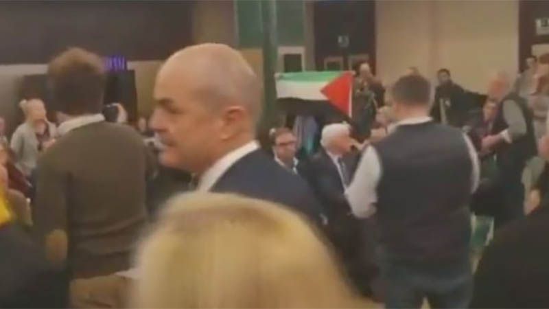Activistas del movimiento BDS interrumpen un foro proisrael&iacute; en Espa&ntilde;a