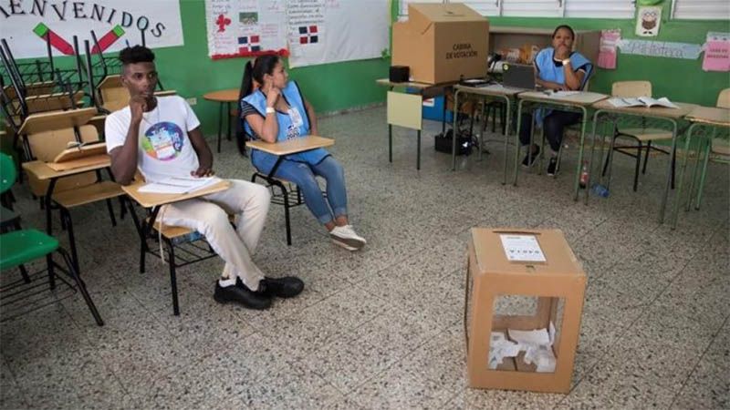 Suspenden elecciones en Rep&uacute;blica Dominicana por fallas en el sistema de voto automatizado