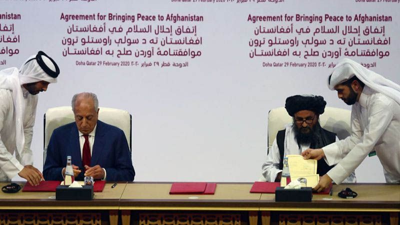EEUU y Talib&aacute;n firman un acuerdo de paz durante una ceremonia en Qatar