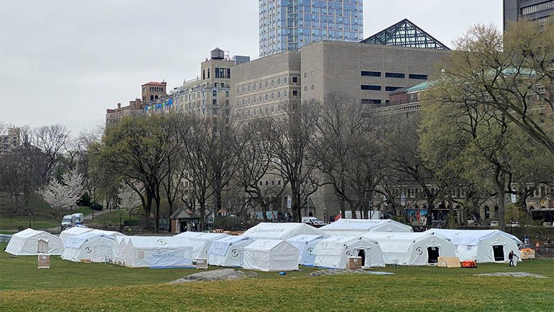 Central Park se convierte en un hospital de campa&ntilde;a