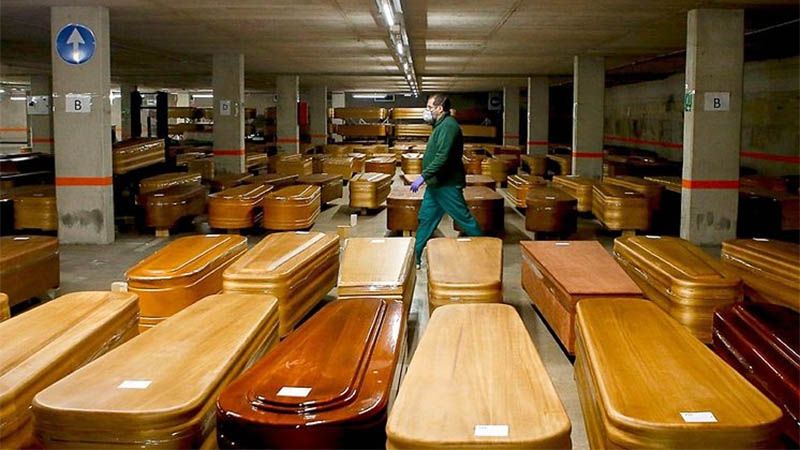 Aparcamiento de tres plantas es usado como dep&oacute;sito funerario de fallecidos por coronavirus