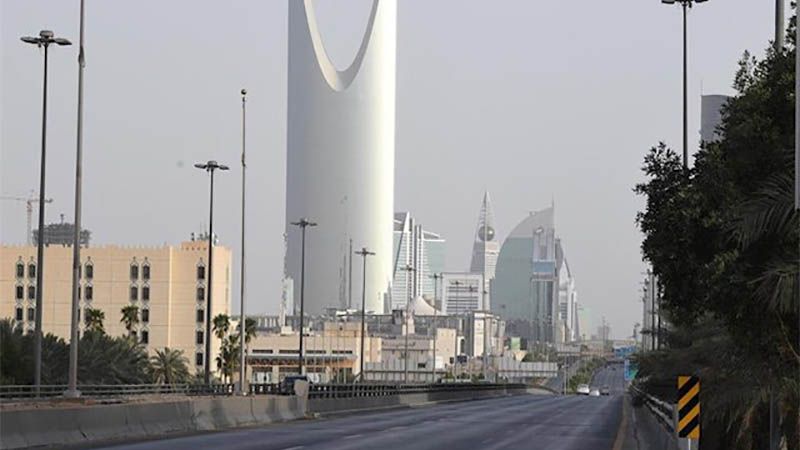 Arabia Saudita impone toque de queda de 24 horas en las principales ciudades del reino