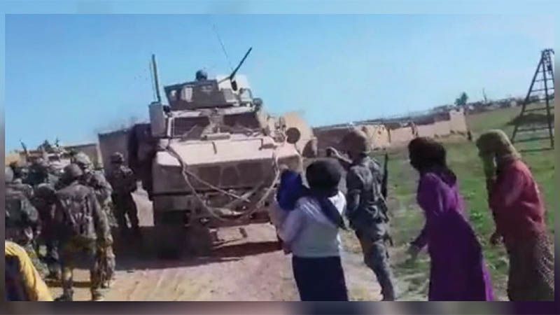 Tropas de ocupaci&oacute;n estadounidenses allanan viviendas de civiles sirios en Deir Ezzor