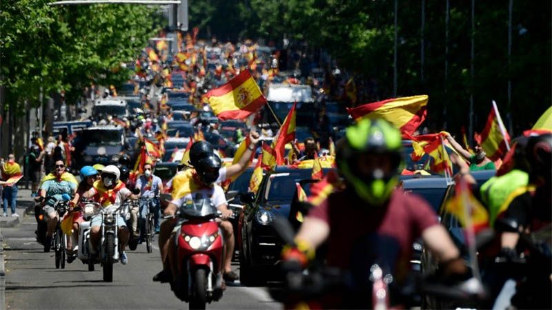 La ultraderecha espa&ntilde;ola protesta contra el gobierno por su gesti&oacute;n de la pandemia