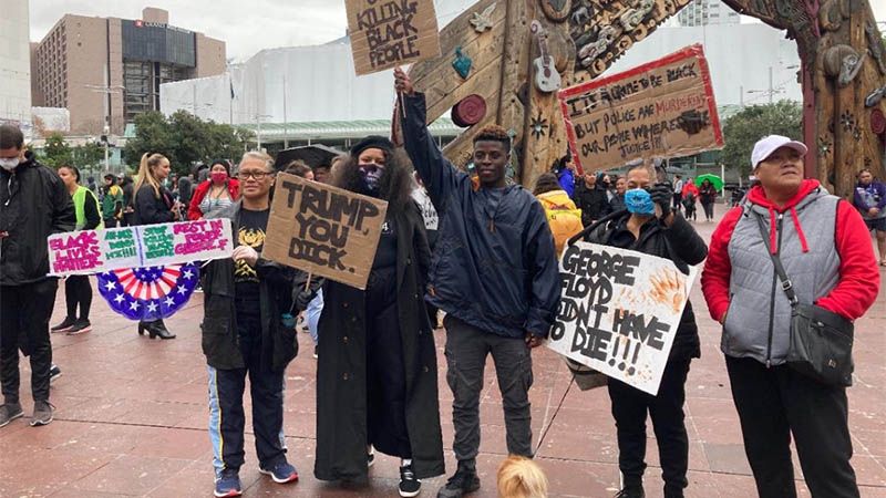 Miles de neozelandeses protestan por la muerte de George Floyd