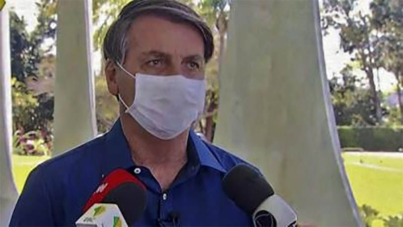 Bolsonaro da positivo por coronavirus y afirma que se trata con cloroquina