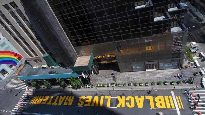 En Nueva York pintan un mural de Black Lives Matter frente a la Torre Trump